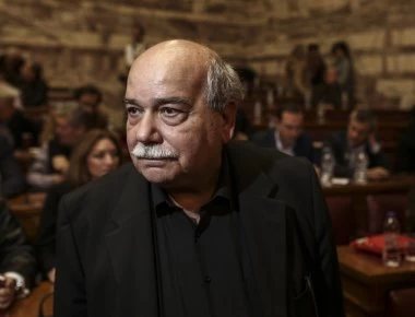 Αινιγματικός ο Ν.Βούτσης για προσχώρηση των 6 στον ΣΥΡΙΖΑ: «Δεν απαντώ - Κοντός ψαλμός»
